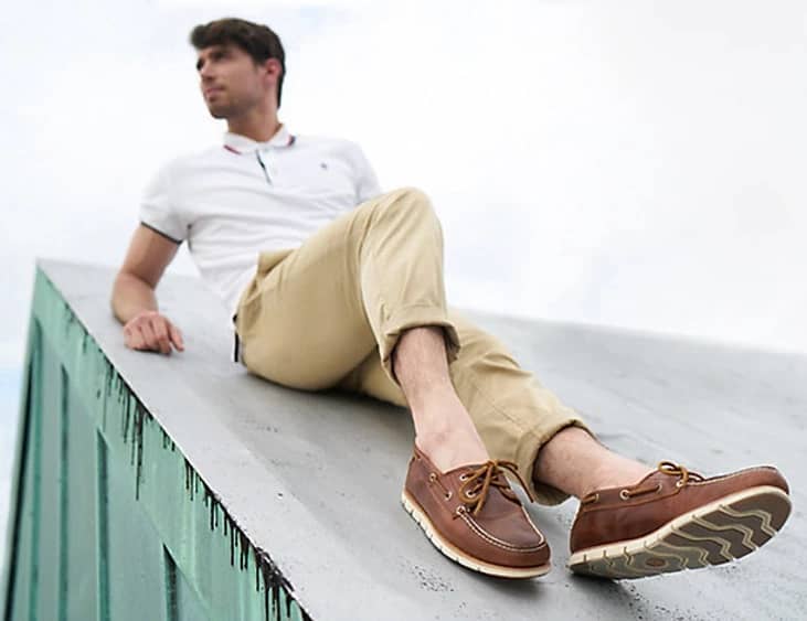 Fondez pour un style estival en portant des chaussures bateaux pour homme Timberland lors des beaux jours.